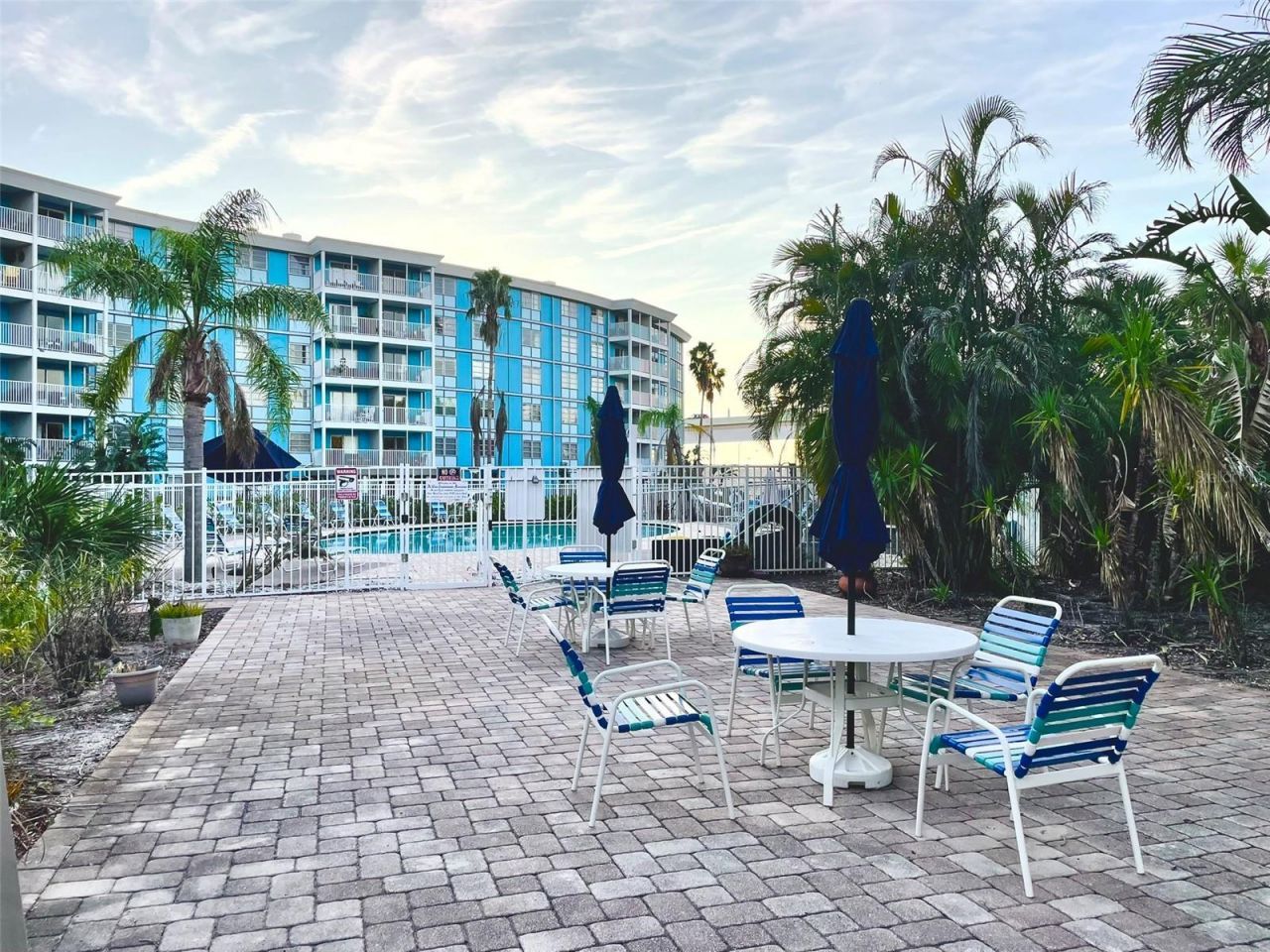 3315 58th Avenue S, Unit 304, Saint Petersburg, FL 33712 Photo