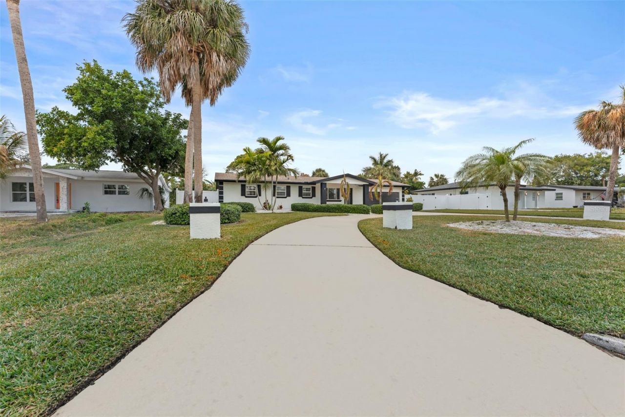 4440 Huntington Street Ne, Saint Petersburg, FL 33703 Photo