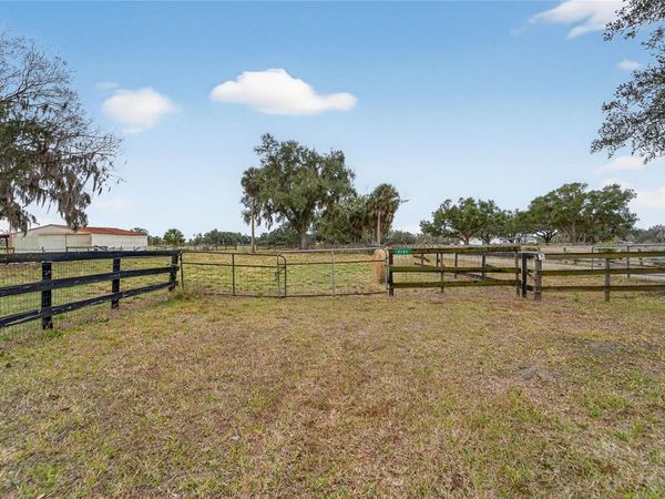 2181 E TRAPNELL ROAD, PLANT CITY, FL 33566