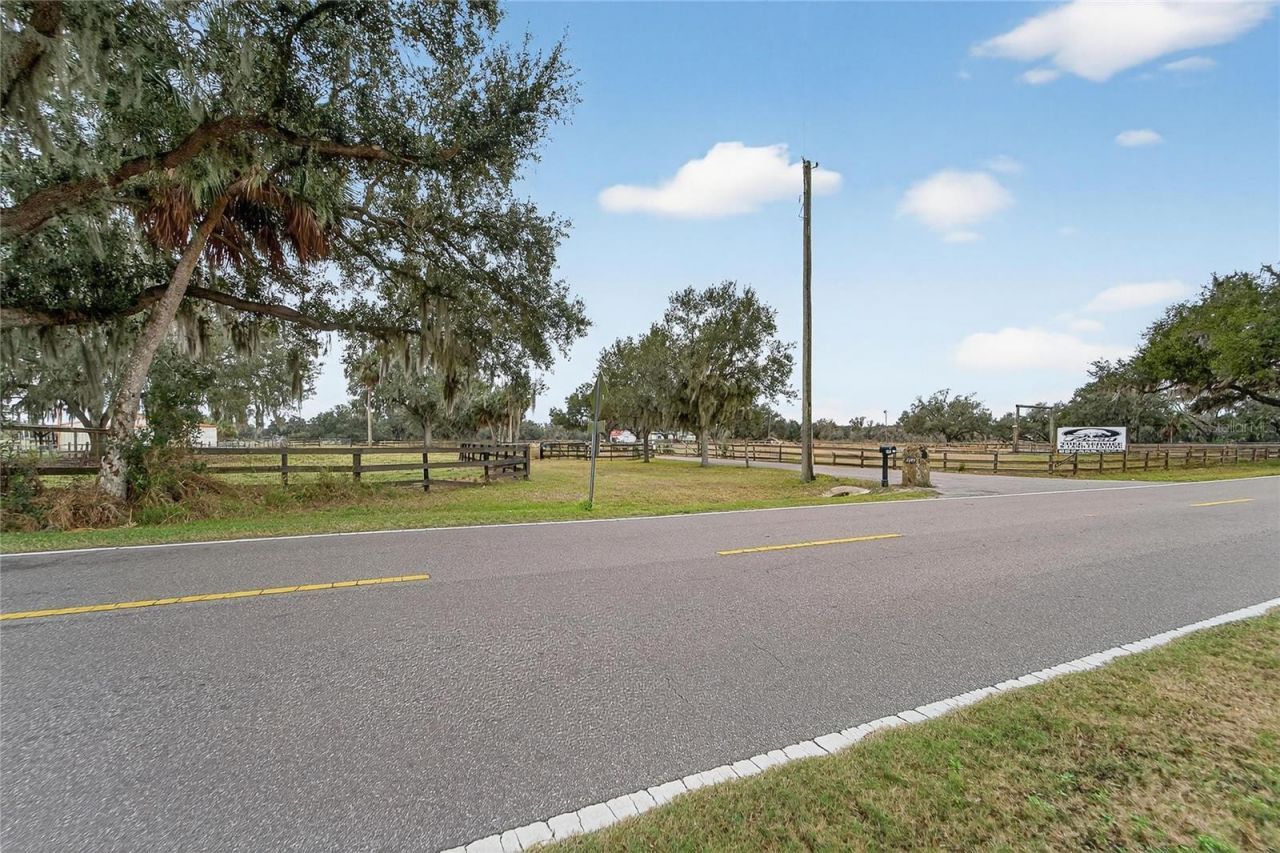 2181 E Trapnell Road, Plant City, FL 33566 Photo