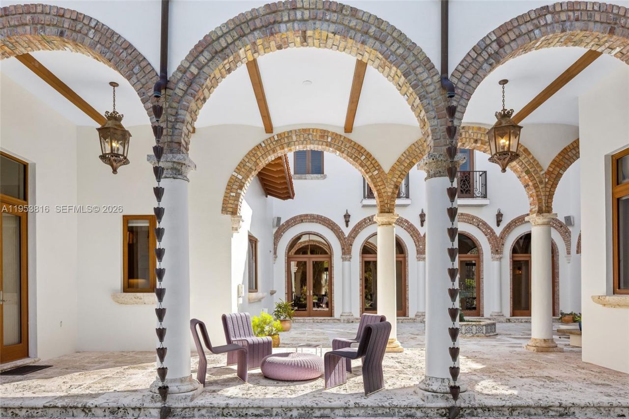 221 Casuarina Concourse, Coral Gables, FL 33143 Photo