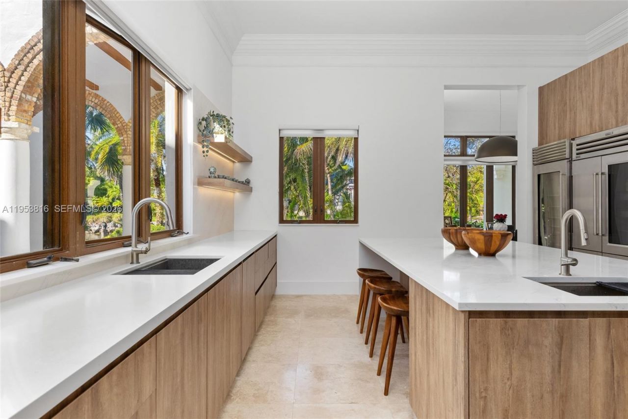 221 Casuarina Concourse, Coral Gables, FL 33143 Photo