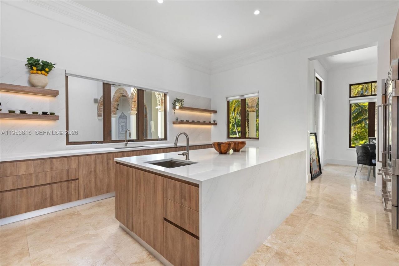 221 Casuarina Concourse, Coral Gables, FL 33143 Photo