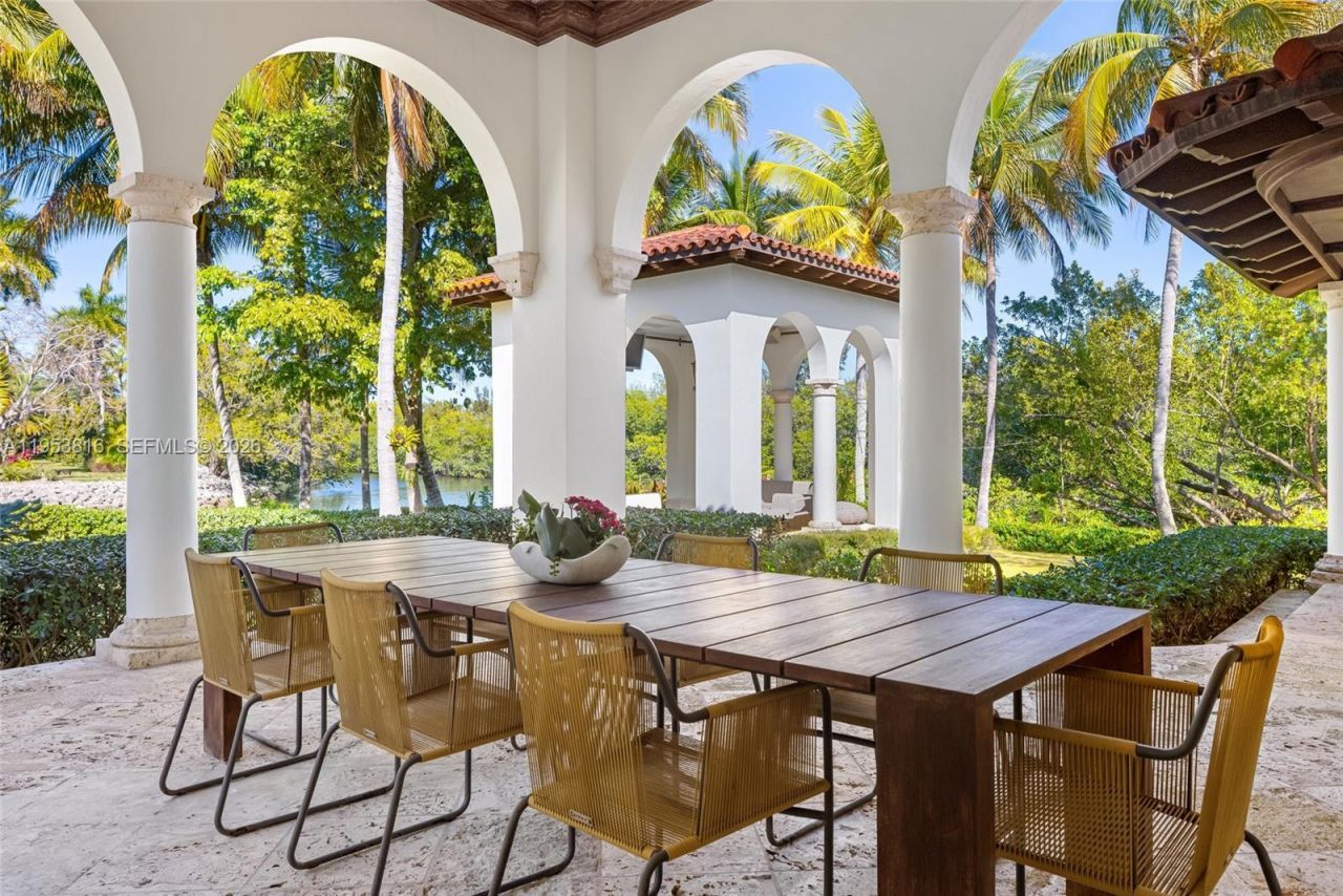 221 Casuarina Concourse, Coral Gables, FL 33143 Photo