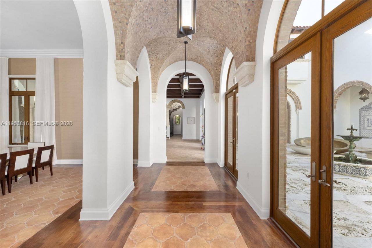 221 Casuarina Concourse, Coral Gables, FL 33143 Photo