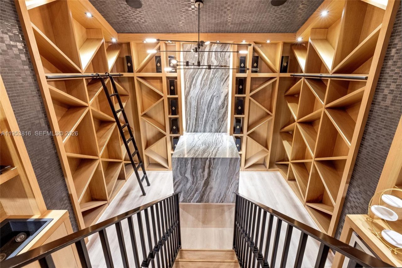 221 Casuarina Concourse, Coral Gables, FL 33143 Photo