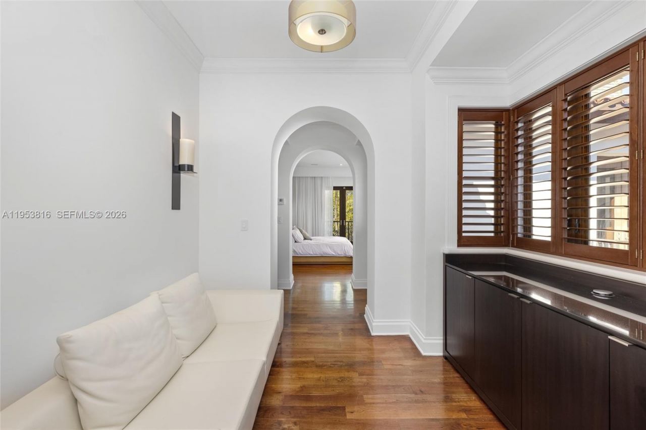 221 Casuarina Concourse, Coral Gables, FL 33143 Photo