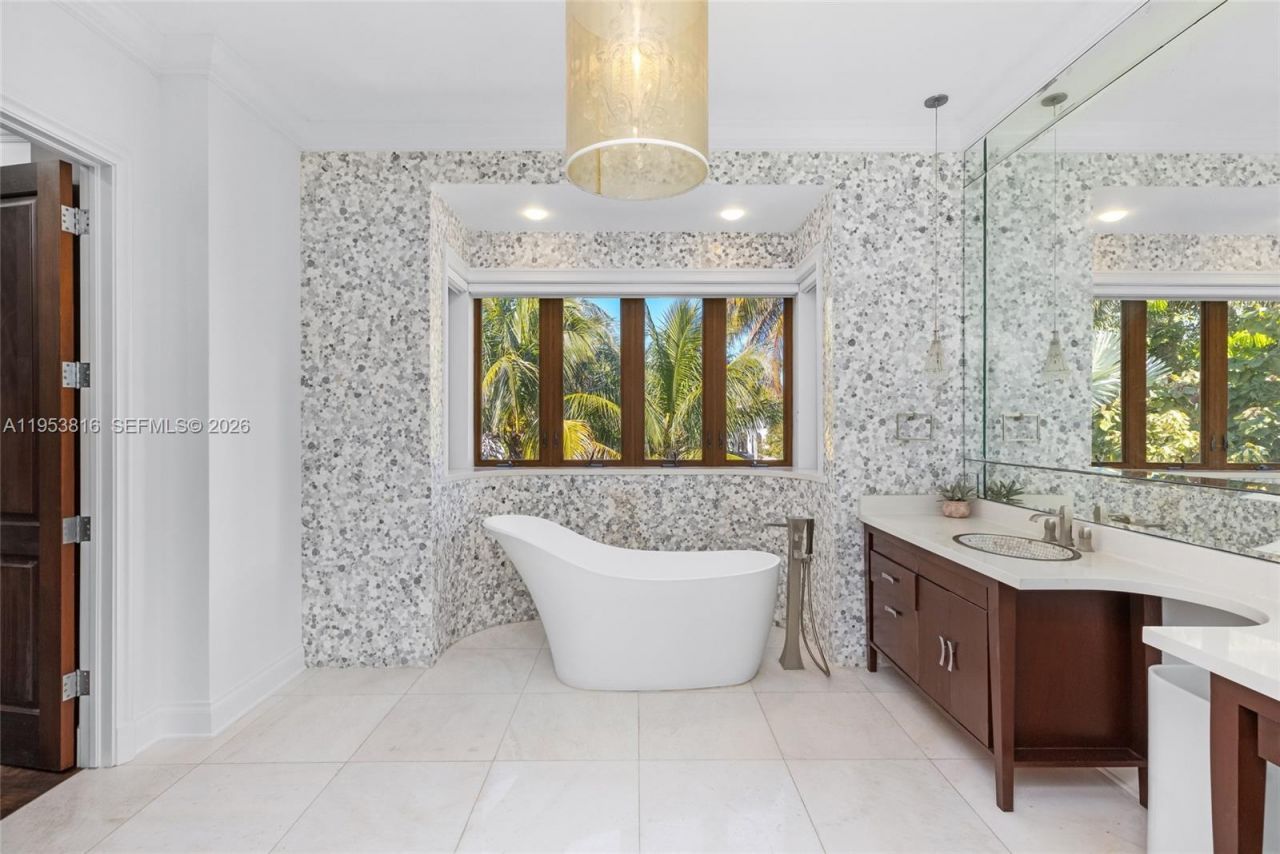 221 Casuarina Concourse, Coral Gables, FL 33143 Photo