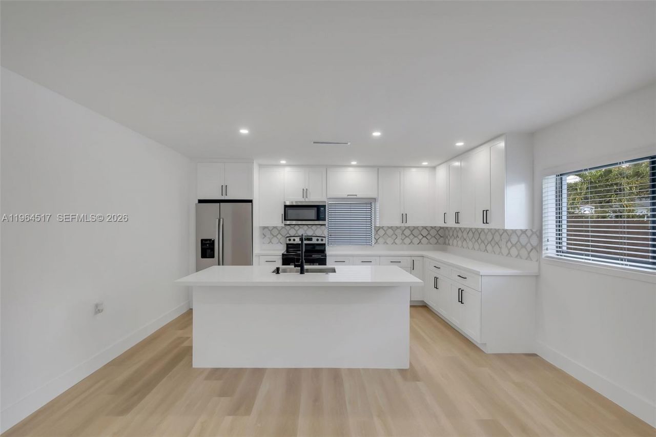 17887 78th Pl, Hialeah, FL 33015 Photo