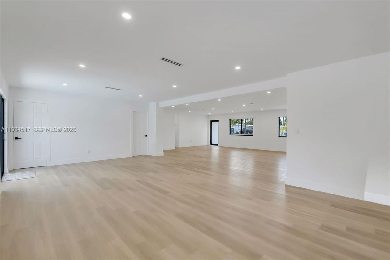 17887 78th Pl, Hialeah, FL 33015 Photo