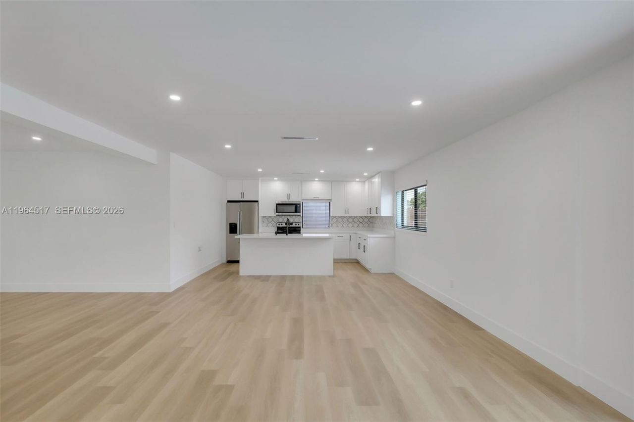 17887 78th Pl, Hialeah, FL 33015 Photo