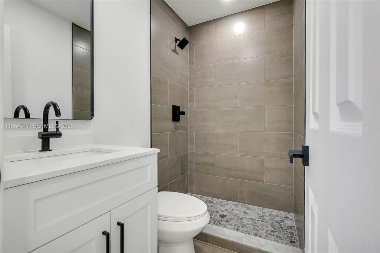 17887 78th Pl, Hialeah, FL 33015 Photo