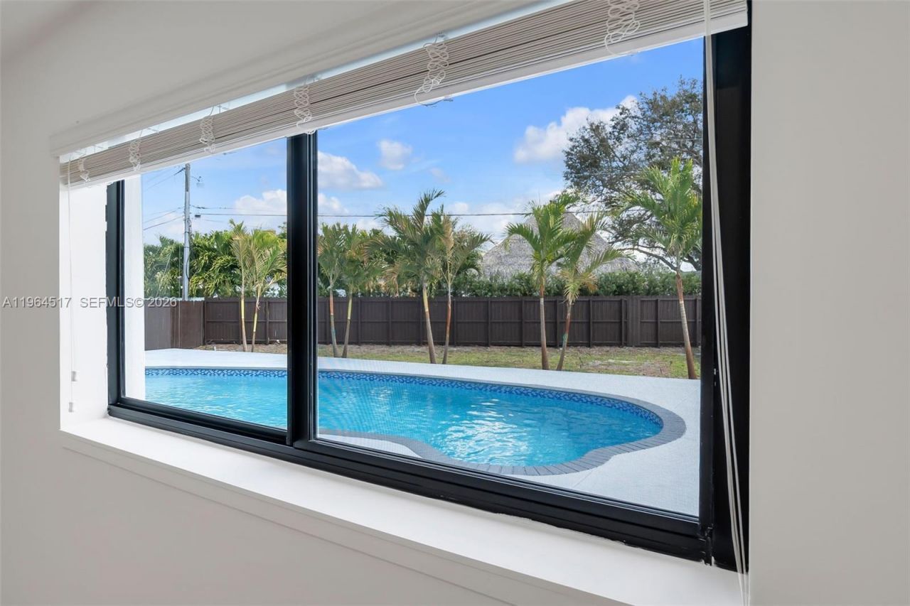 17887 78th Pl, Hialeah, FL 33015 Photo