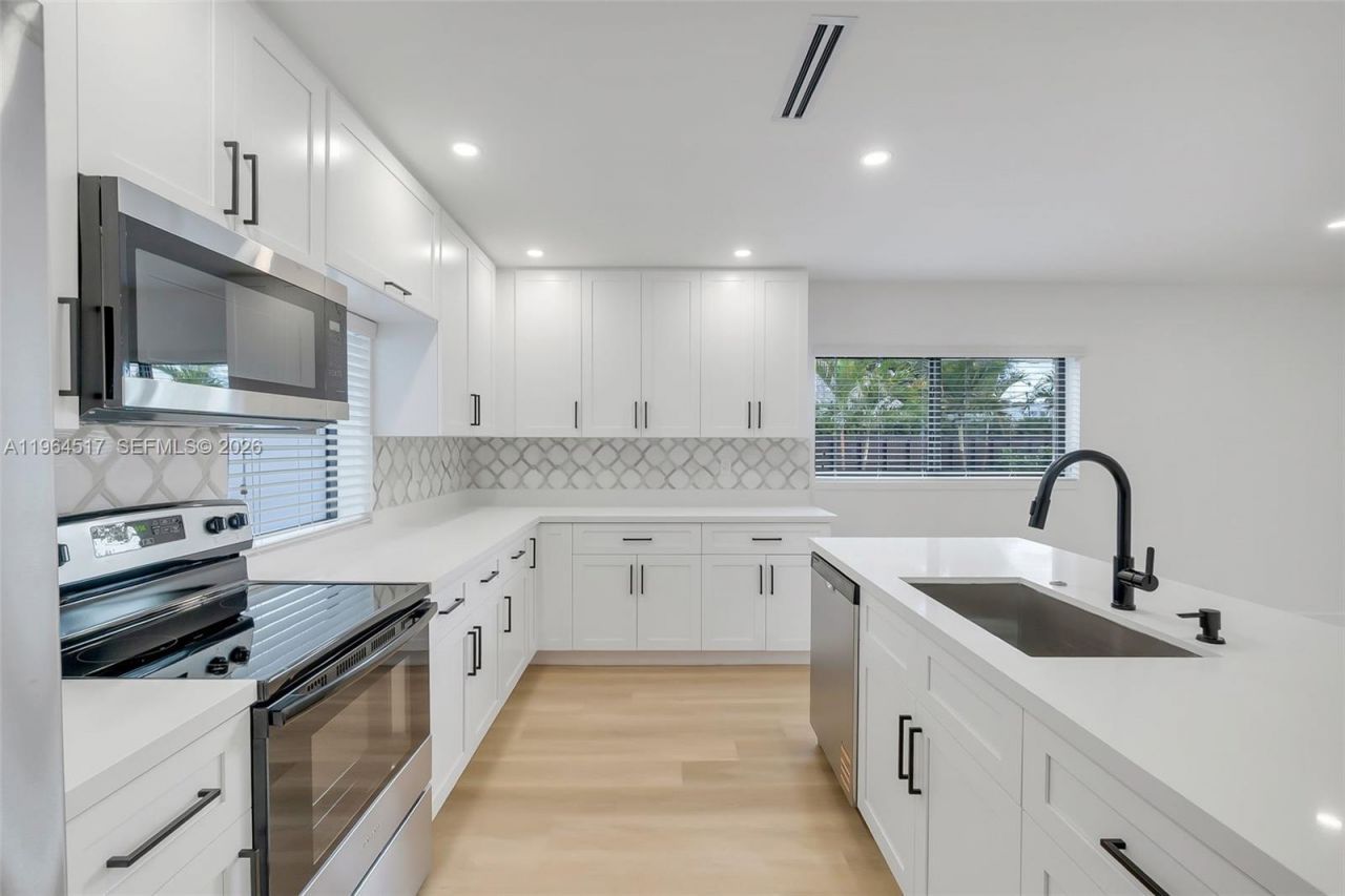 17887 78th Pl, Hialeah, FL 33015 Photo