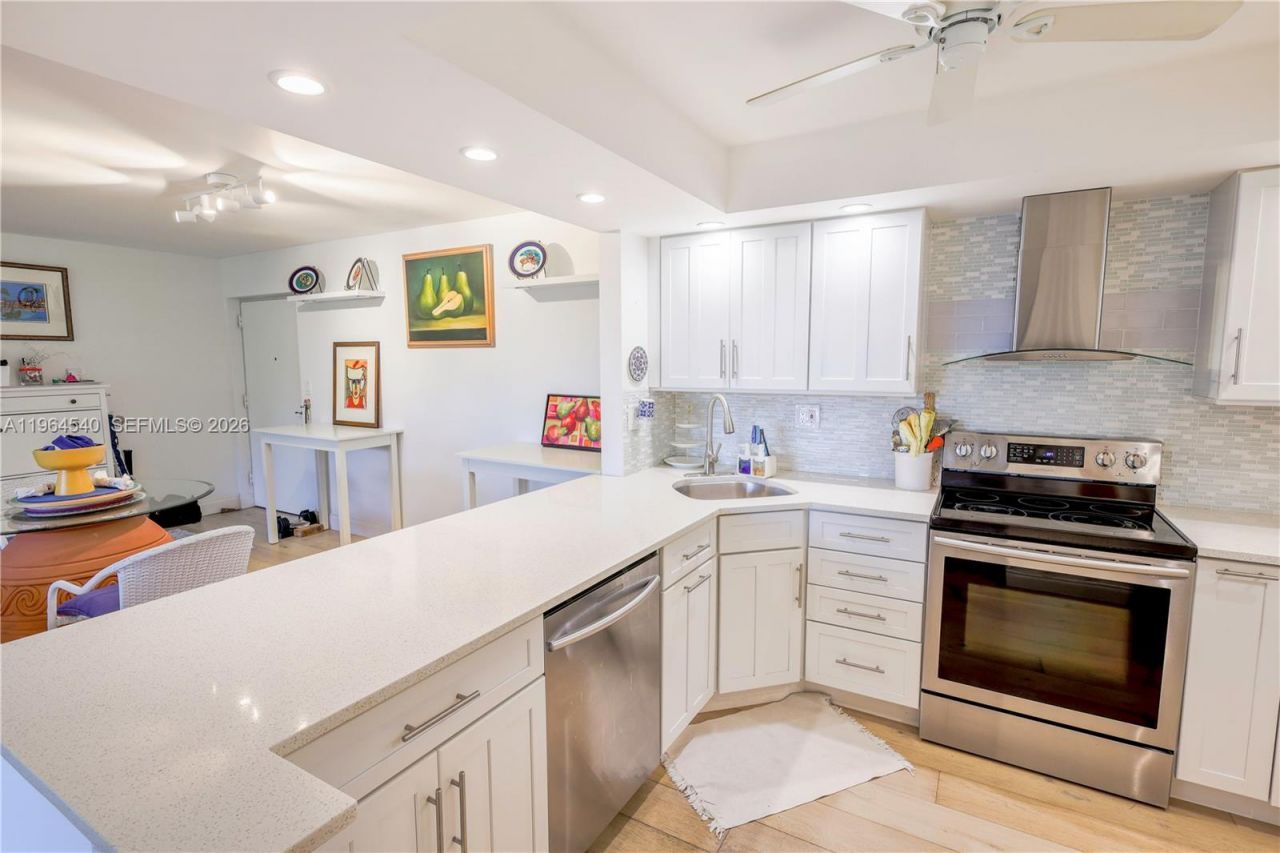 4201 N Ocean Dr , Unit 304, Hollywood, FL 33019 Photo