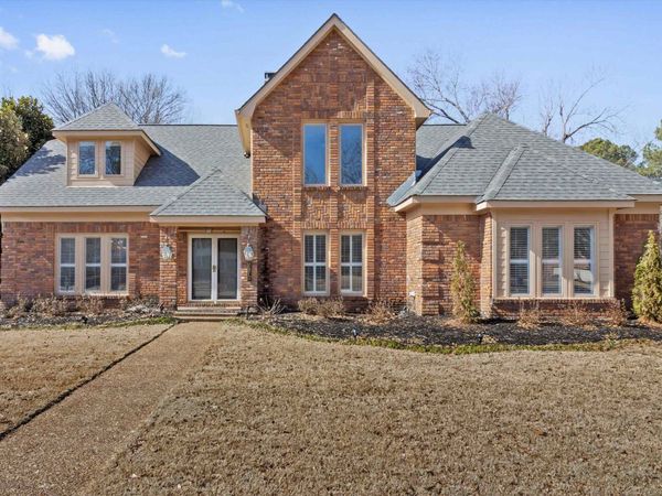 2973 OAKLEIGH LN, Germantown, TN 38138