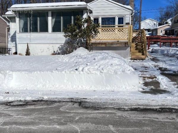 126 Metro Trl, Hopatcong, NJ 07843