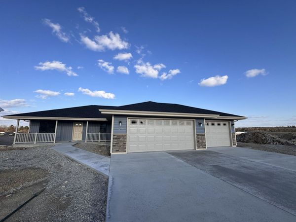 1128 Red Hawk Drive, Milton, WI 53563