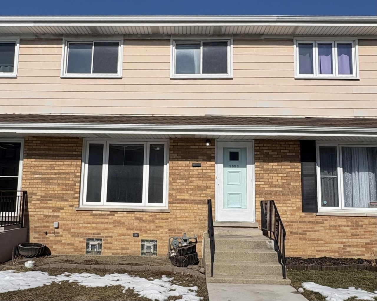 9850 Garden Court, Schiller Park, IL 60176 Main Photo