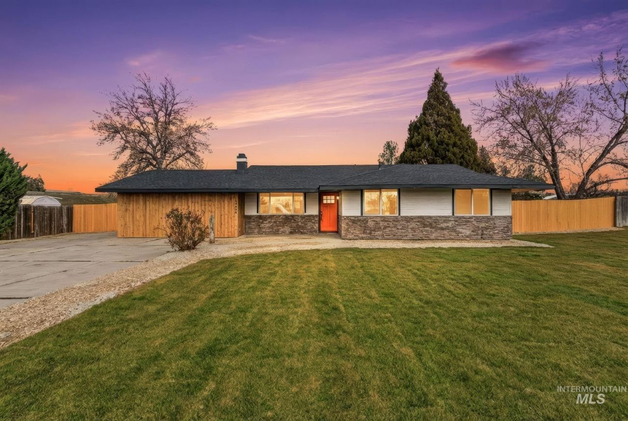 10490 W Martingale Dr, Boise, ID 83709 Main Photo