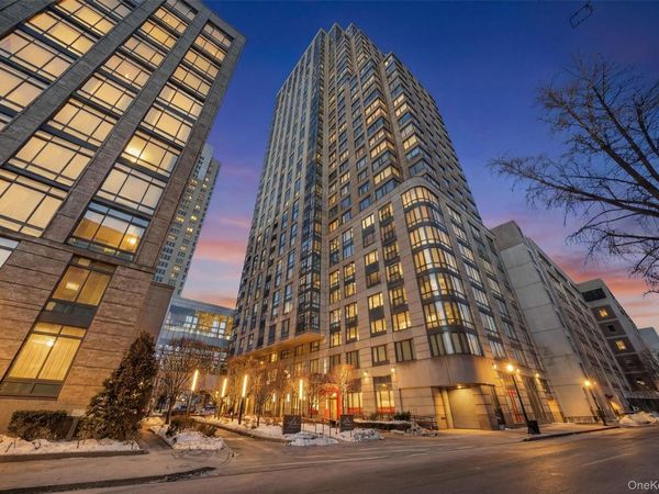10 City Place, Unit PH3H, White Plains, NY 10601