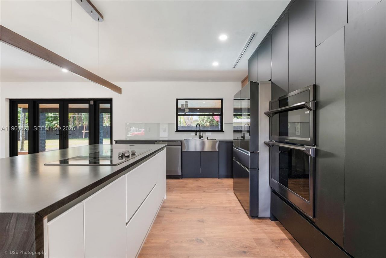 8270 SW 130th St, Pinecrest, FL 33156 Photo