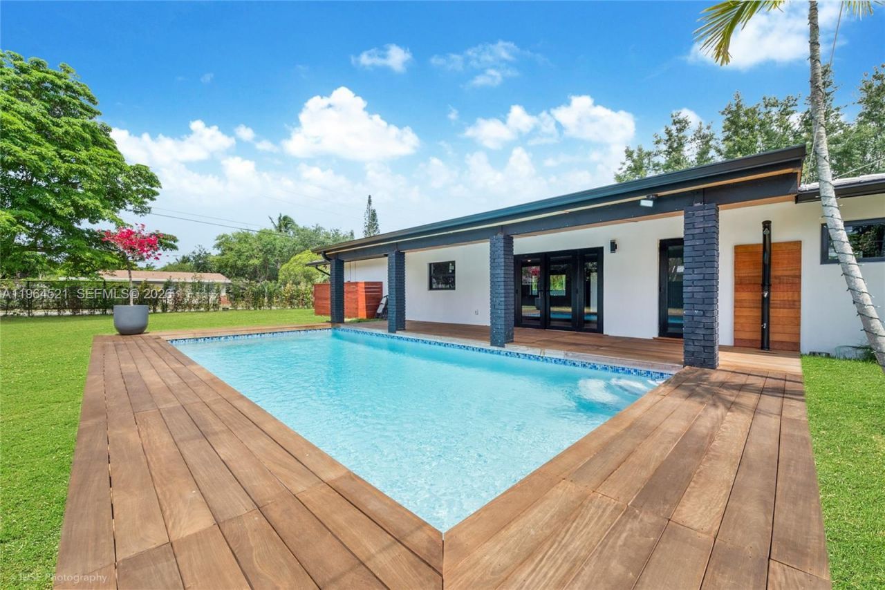 8270 SW 130th St, Pinecrest, FL 33156 Photo