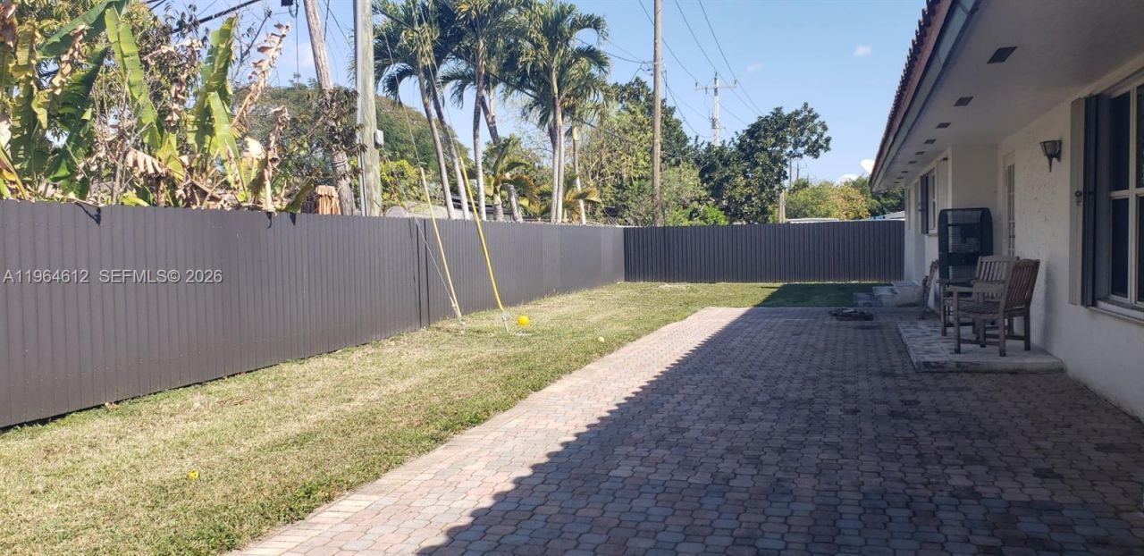 9835 SW 56th St , Miami, FL 33165 Photo