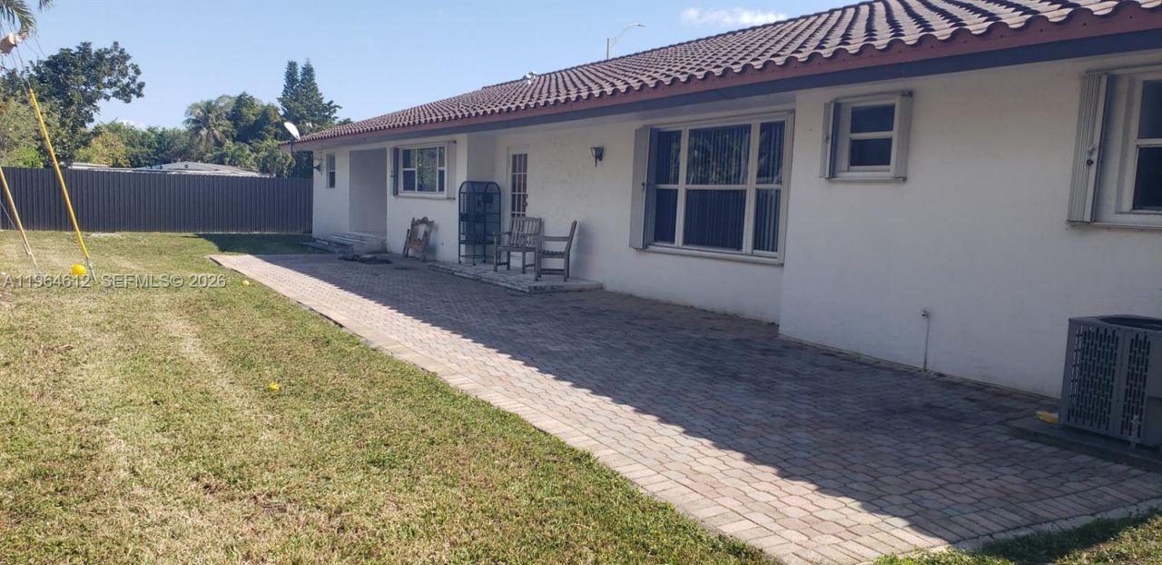 9835 SW 56th St , Miami, FL 33165 Photo