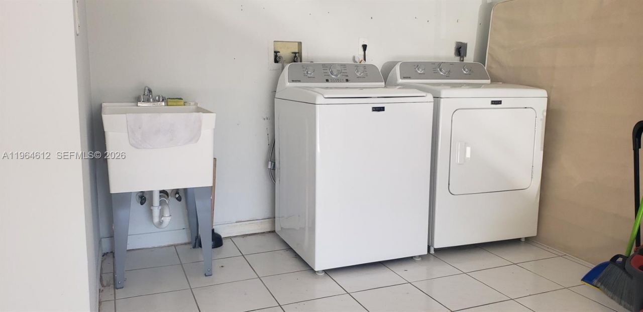 9835 SW 56th St , Miami, FL 33165 Photo