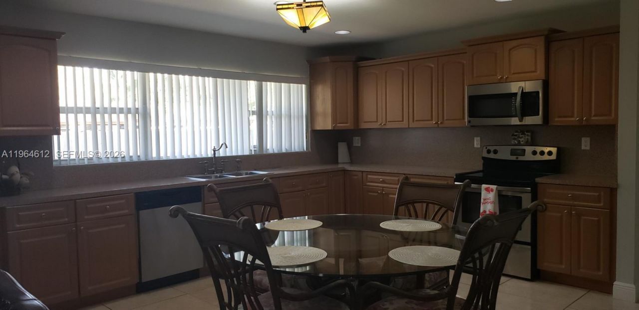 9835 SW 56th St , Miami, FL 33165 Photo