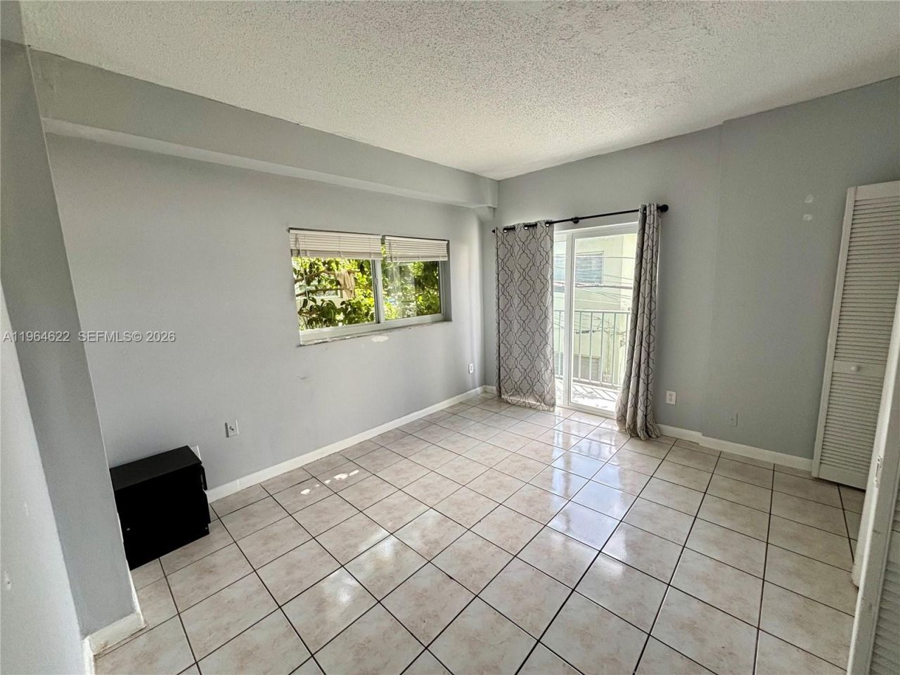 1960 Marseille Dr, Unit 204, Miami Beach, FL 33141 Photo