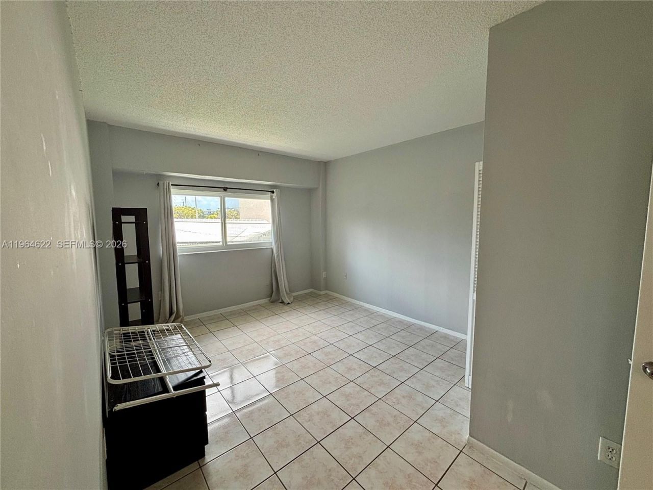 1960 Marseille Dr, Unit 204, Miami Beach, FL 33141 Photo