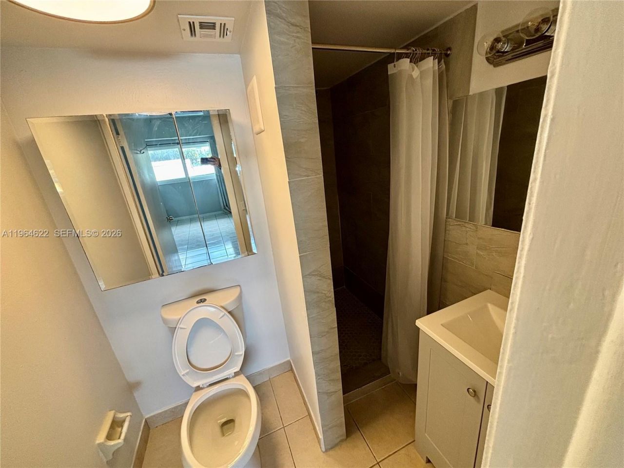 1960 Marseille Dr, Unit 204, Miami Beach, FL 33141 Photo