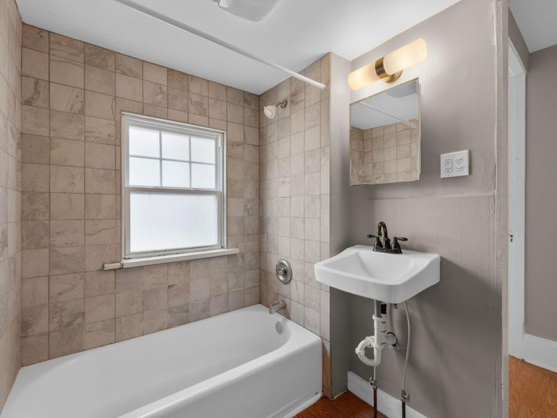 102 W Tompkins Street, Columbus, OH 43202 Photo 31