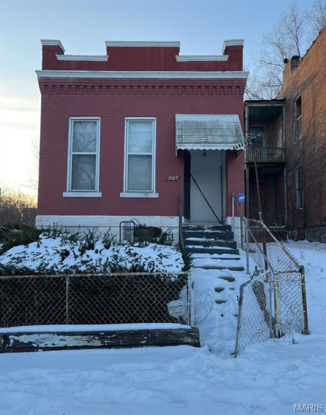 2028 E Prairie Avenue, Saint Louis, MO 63107 Main Photo