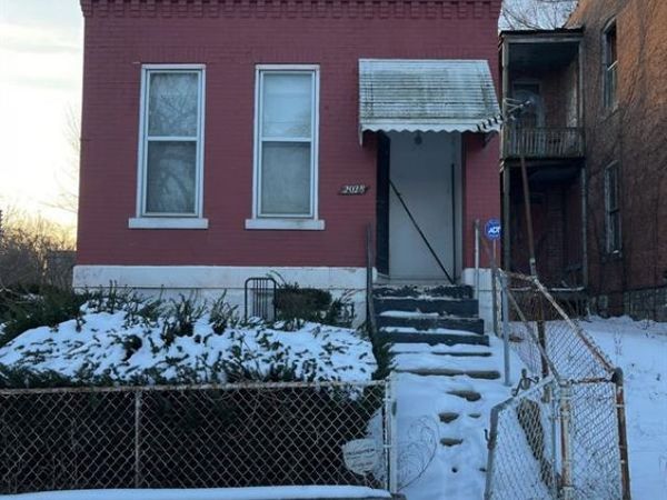 2028 E Prairie Avenue, St Louis, MO 63107