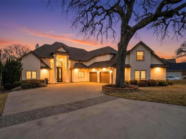 1825 Spinnaker Lane, Azle, TX 76020