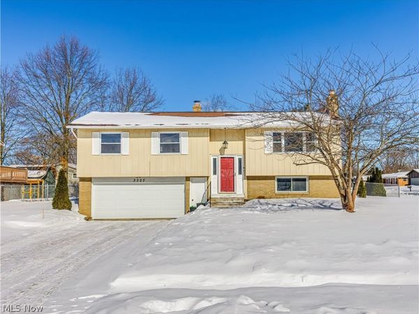 3327 Valley Forge Drive, Brunswick, OH 44212