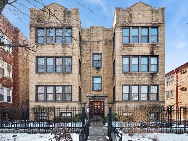 1949 W Birchwood Avenue, Unit 2, Chicago, IL 60626