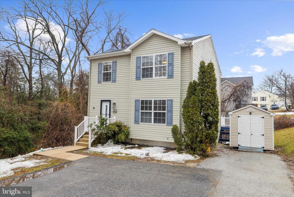 813 201st Street, Pasadena, MD 21122 Main Photo