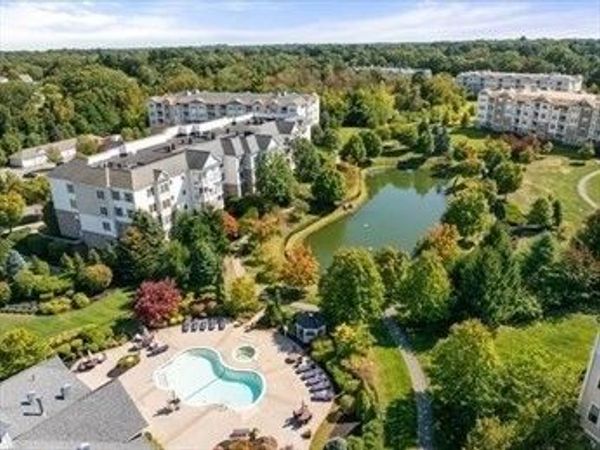 422 John Mahar Hwy, Unit 408, Braintree, MA 02184