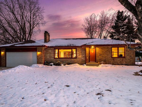 1362 Belmont Lane W, Roseville, MN 55113