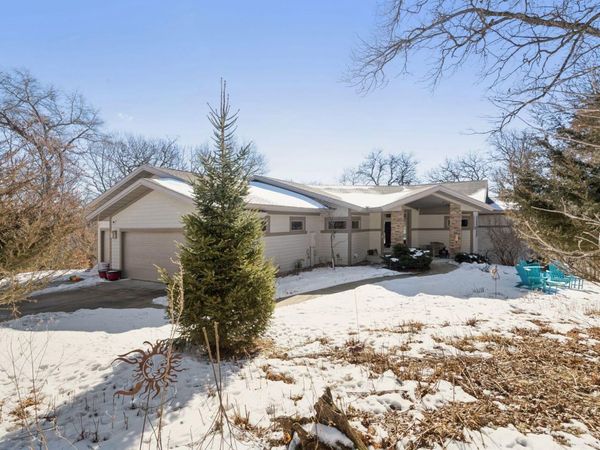 6952 Oakmere Lane NW, Rochester, MN 55901