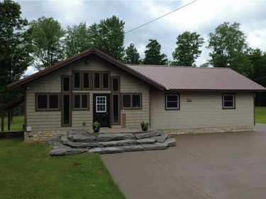 5117 Pleasant Valley Road N, Brantingham, NY 13312