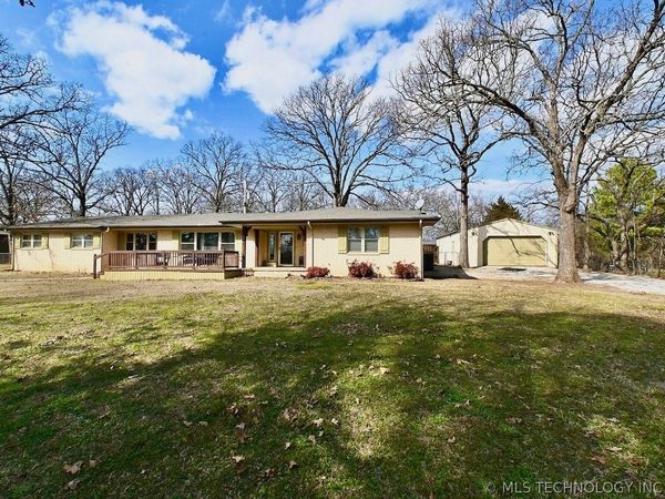 228 E Blue Gill , Paradise Hill, OK 74435
