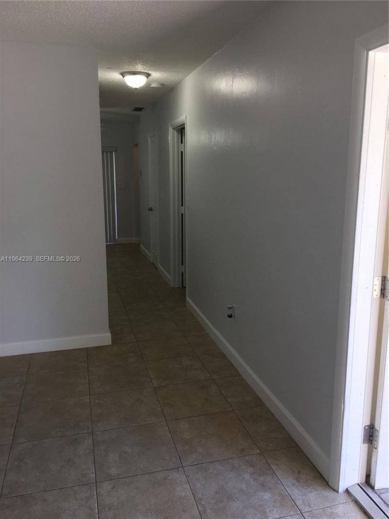 5782 SW 61st St, Unit 5782, Miami, FL 33143 Photo