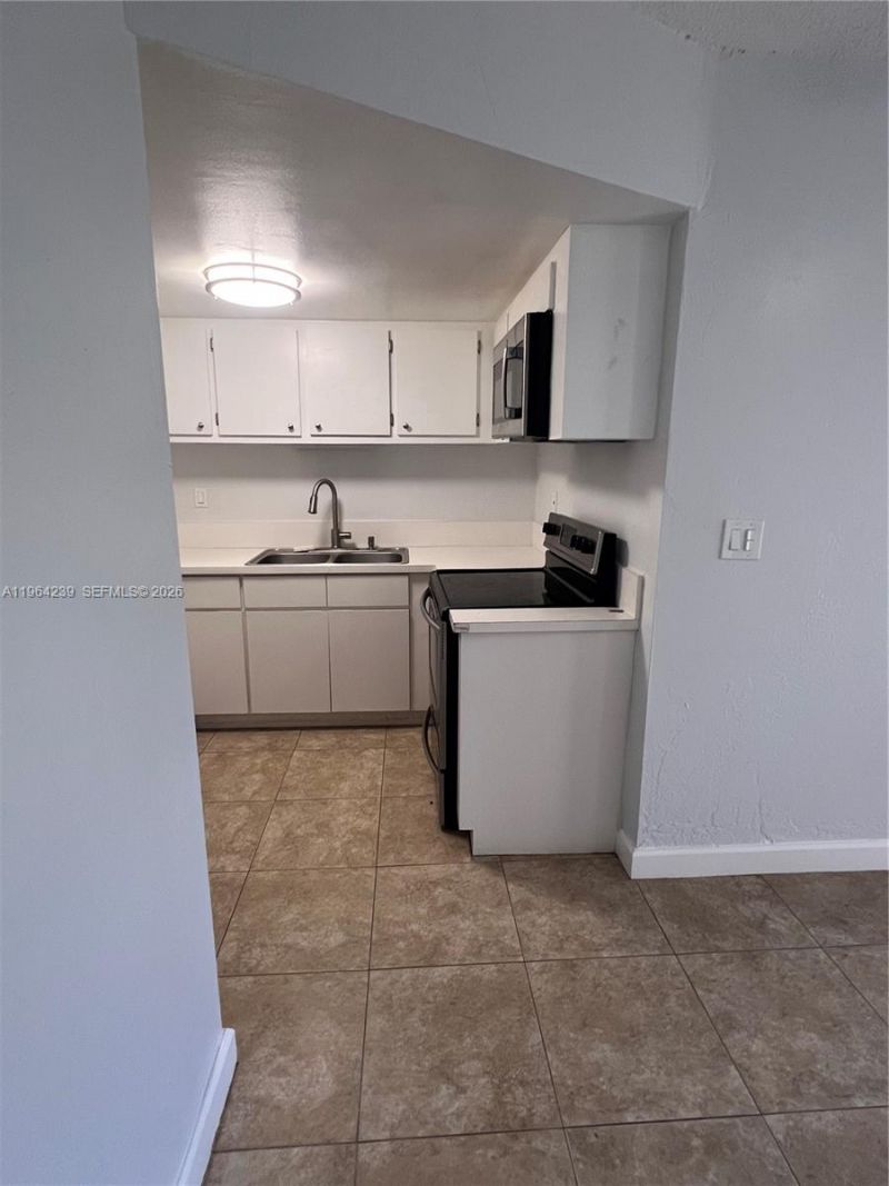 5782 SW 61st St, Unit 5782, Miami, FL 33143 Photo