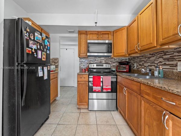 10641 SW 108th Ave, Unit 2E, Miami, FL 33176