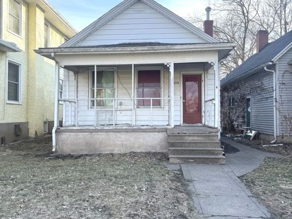319 1ST Avenue, Clinton, IA 52732